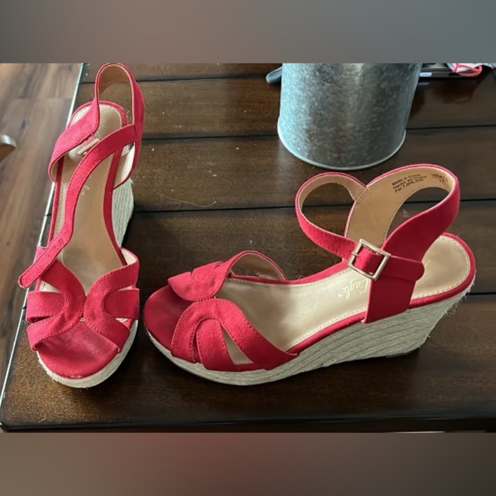 Size 9 American Eagle wedge heel